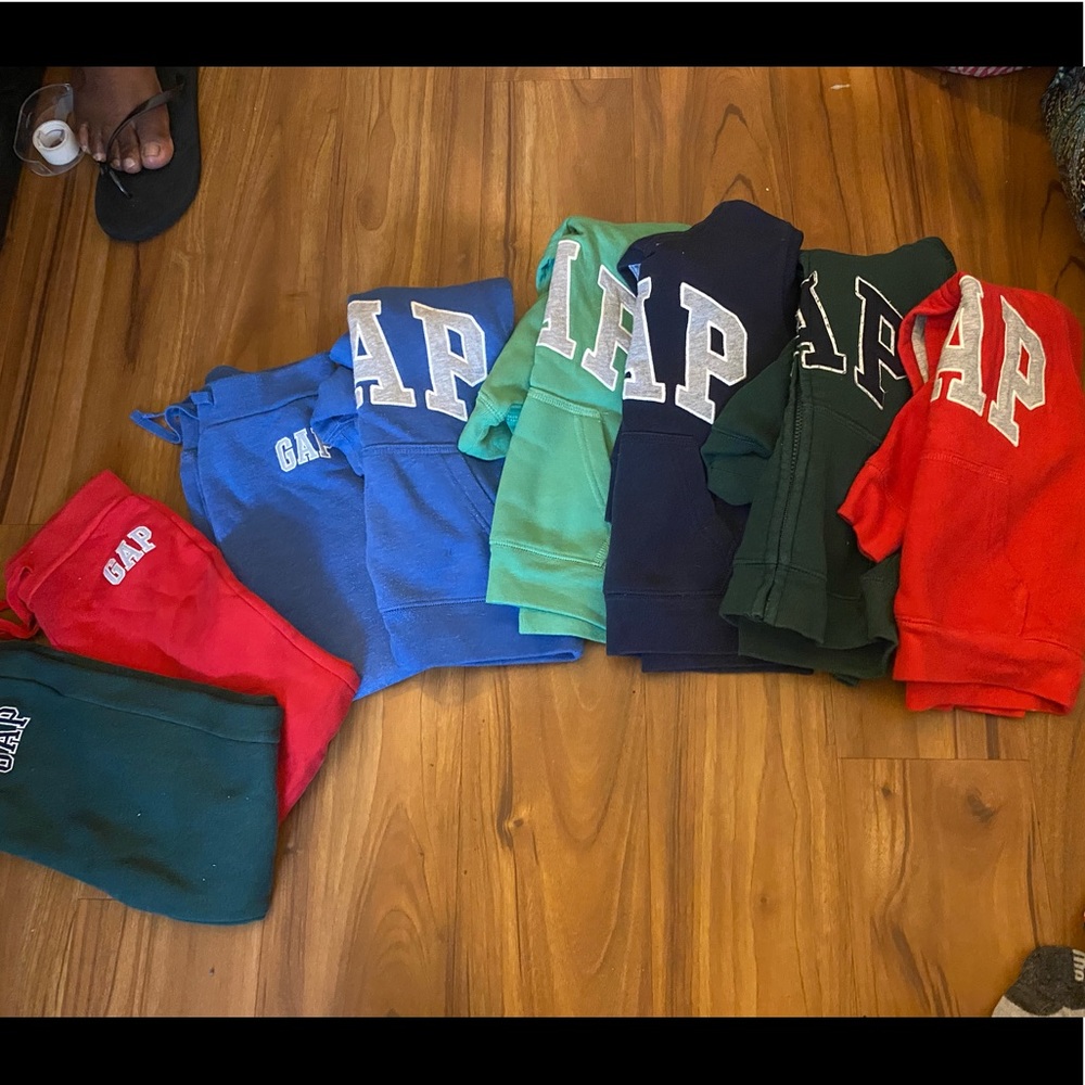 Gap sweat suit bundle SOLD OUT !!!